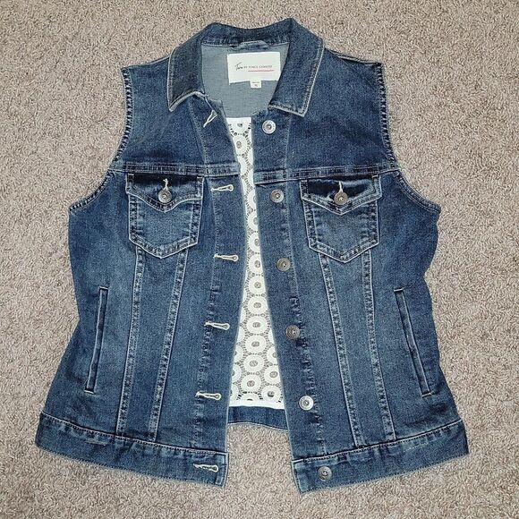 Two by Vince Camuto Denim Vest with White Crochet Lace Back Detail Size XS - Picture 2 of 8